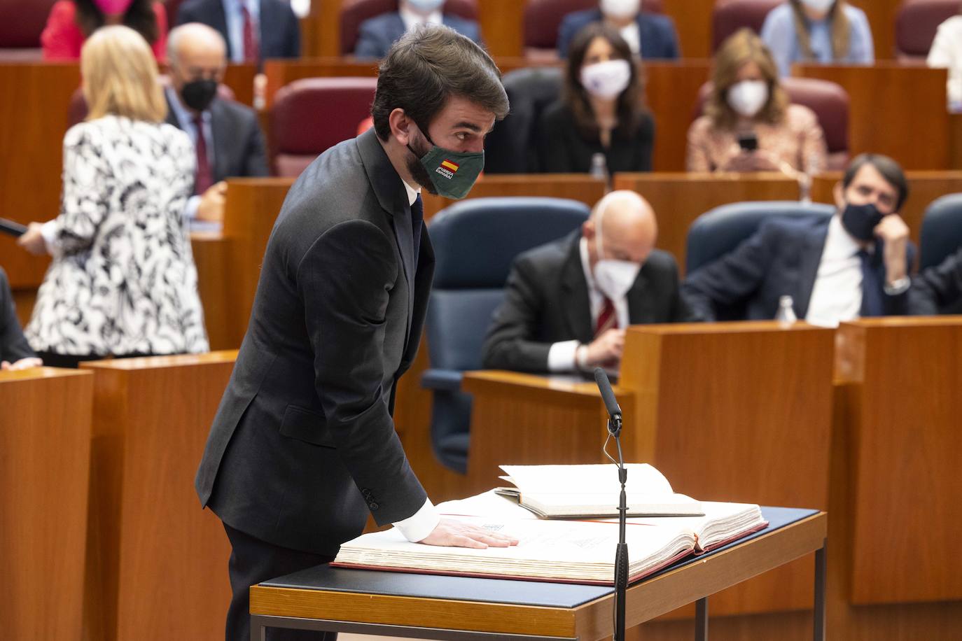 Diferentes momentos del acto de constitución de las Cortes. 