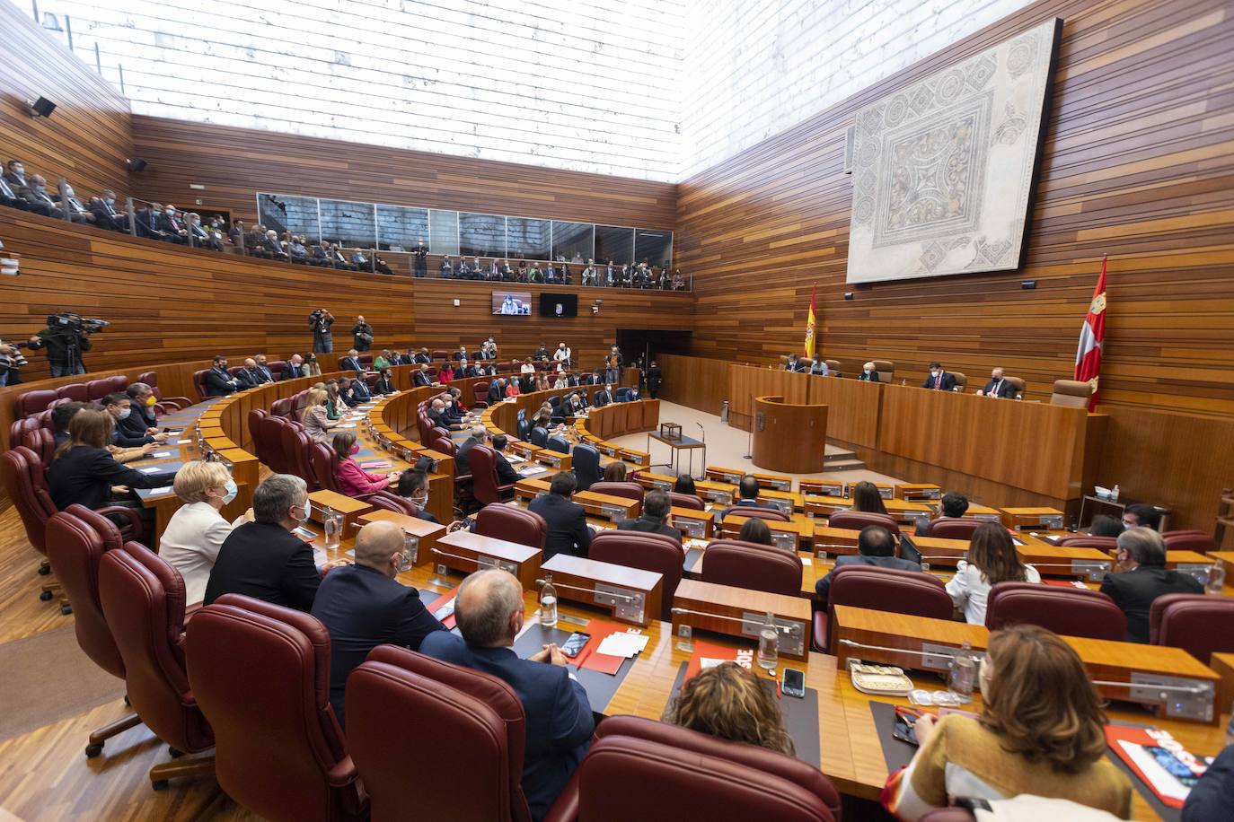 Diferentes momentos del acto de constitución de las Cortes. 