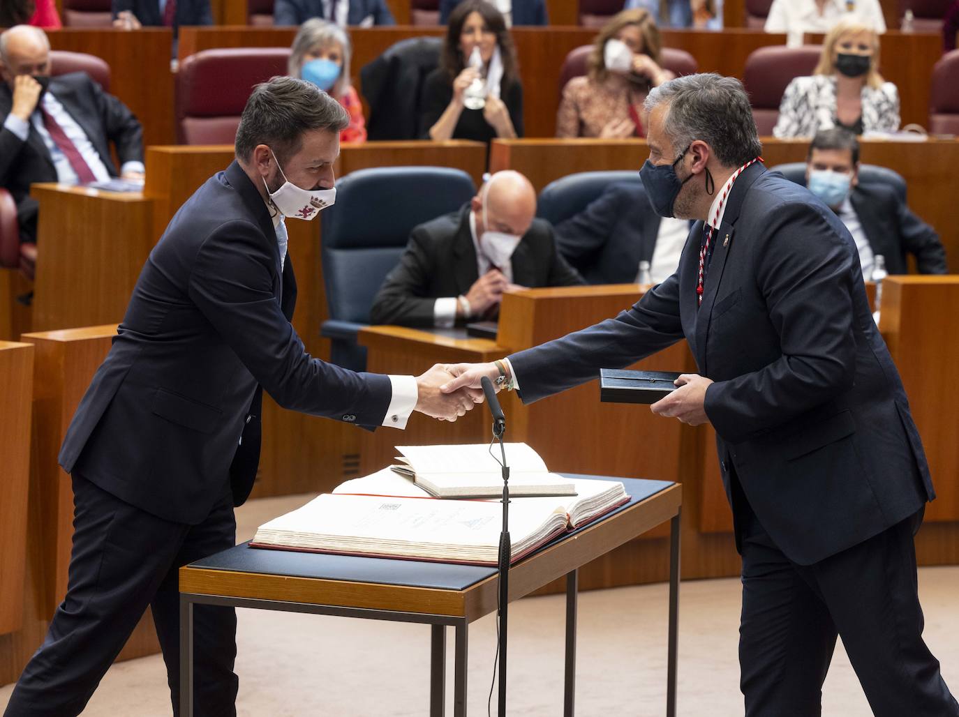 Diferentes momentos del acto de constitución de las Cortes. 