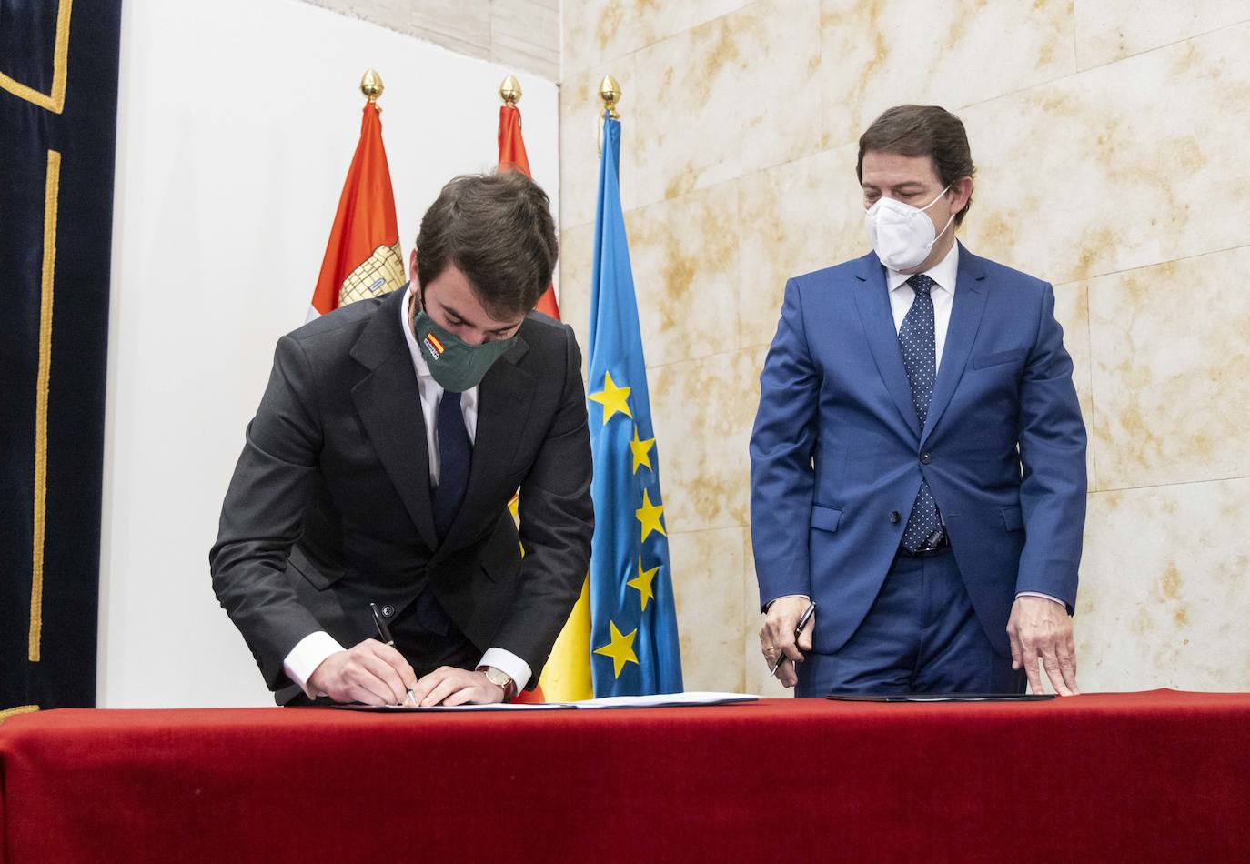 Diferentes momentos del acto de constitución de las Cortes. 