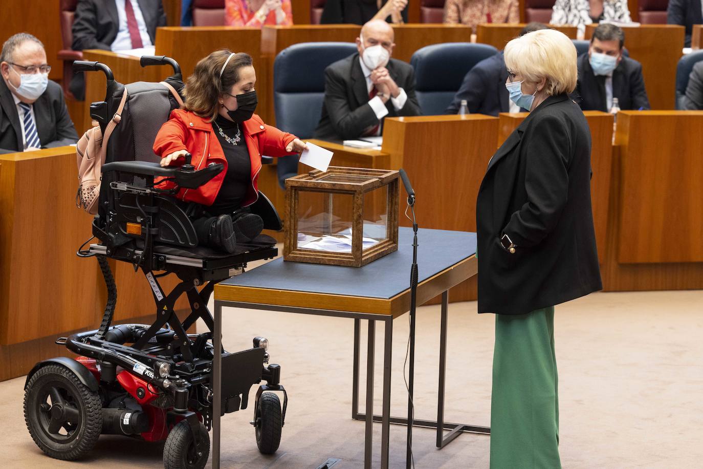 Diferentes momentos del acto de constitución de las Cortes. 