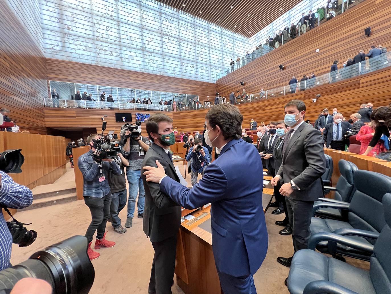 Diferentes momentos del acto de constitución de las Cortes. 