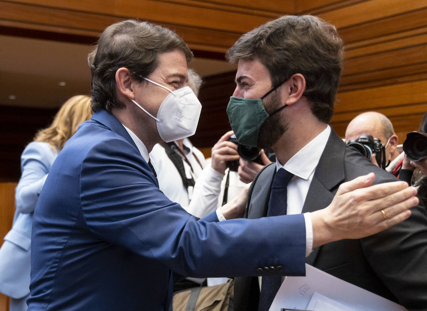 Diferentes momentos del acto de constitución de las Cortes. 