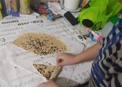 Imagen secundaria 1 - Cruasanes rellenos de chocolate