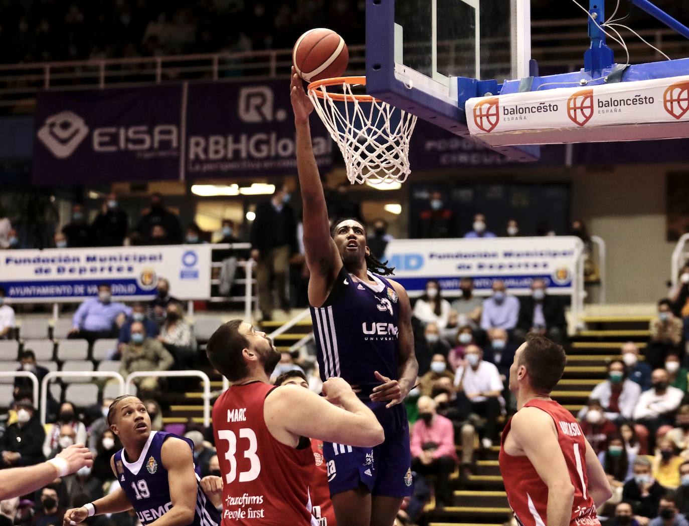 El UEMC Real Valladolid cae en casa ante el Basquet Girona. 