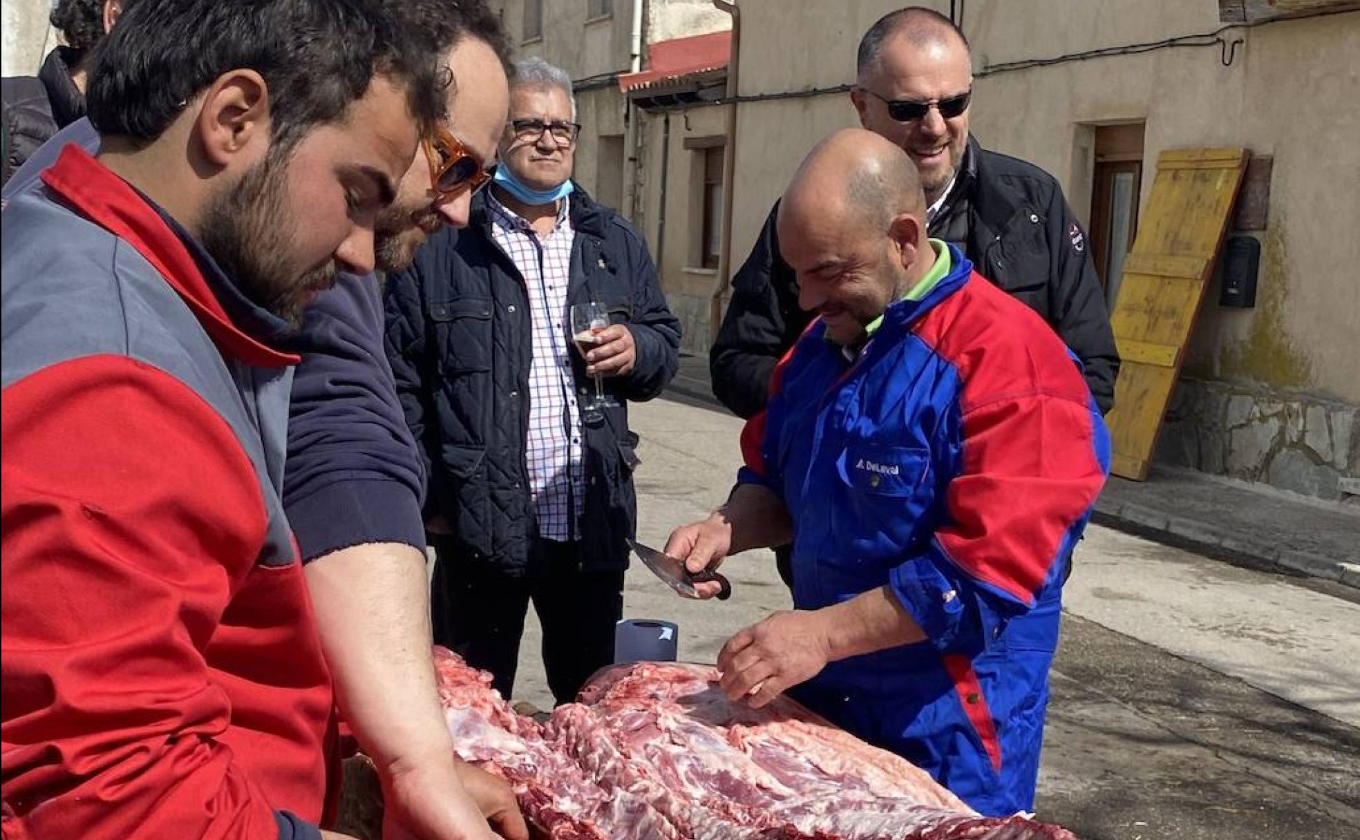 Un momento de la matanza celebrada este sábado en Robladillo. 