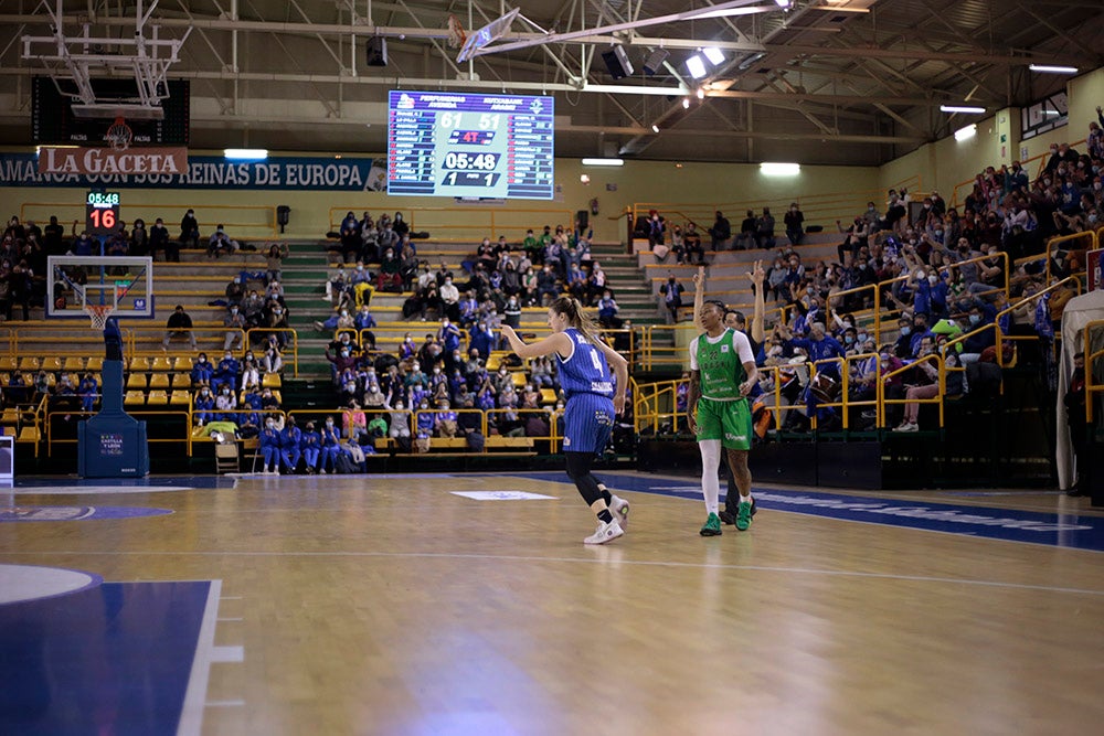 El CB Avenida alarga su esfuerzo frente a Araski antes de la batalla de Fontajau (75-56)