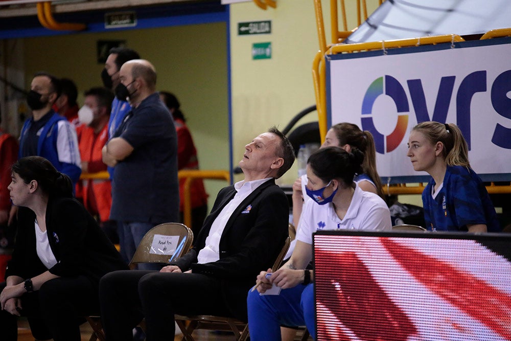 El CB Avenida alarga su esfuerzo frente a Araski antes de la batalla de Fontajau (75-56)