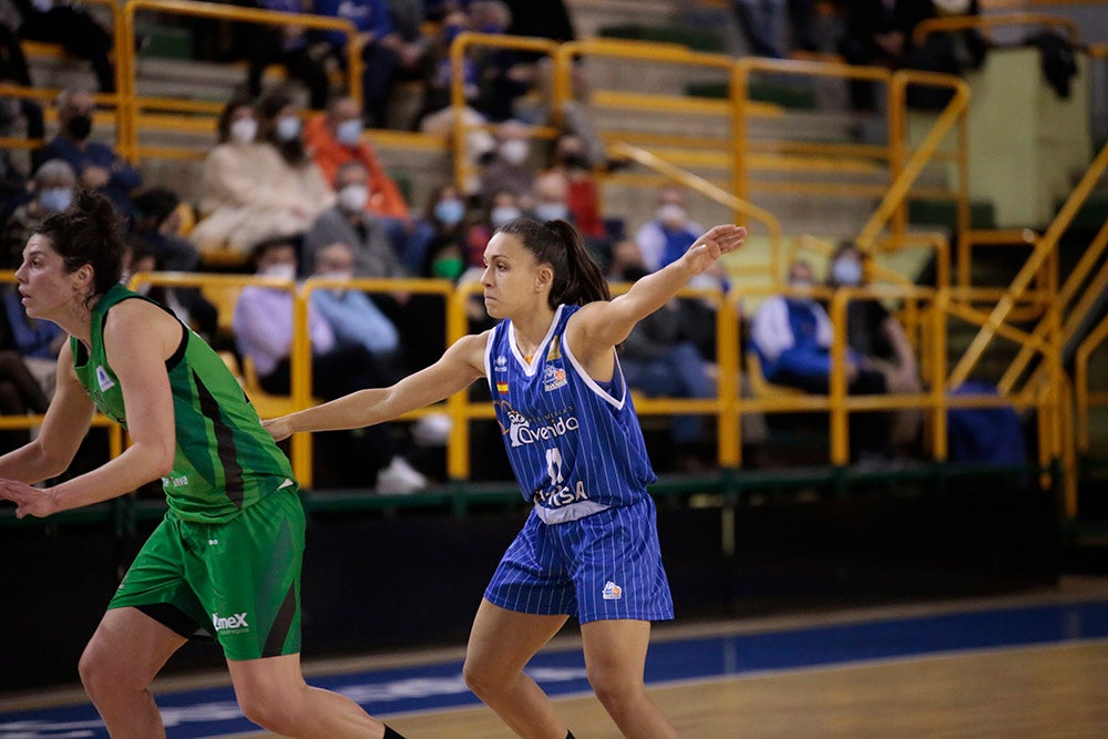 El CB Avenida alarga su esfuerzo frente a Araski antes de la batalla de Fontajau (75-56)