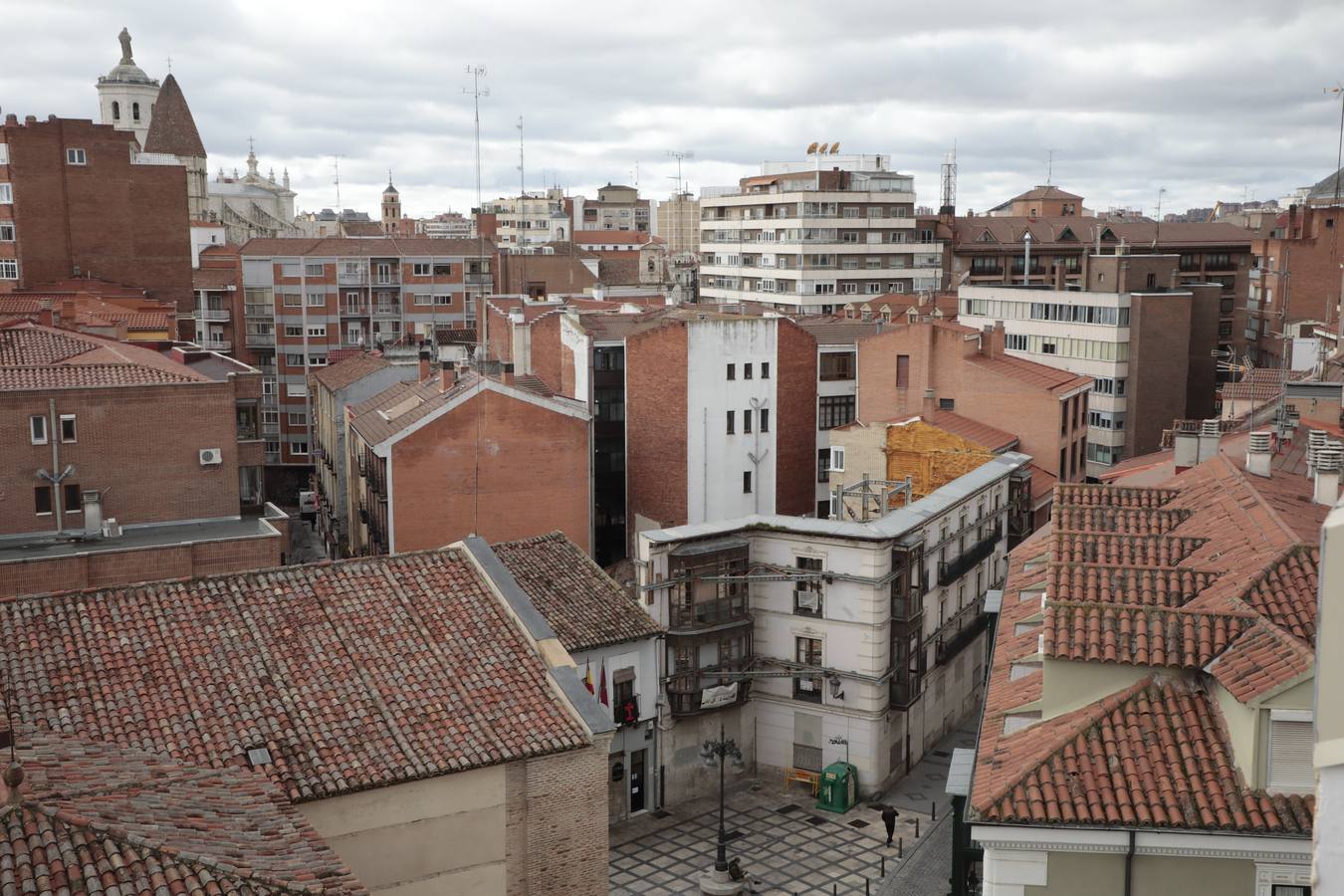 Fotos: Un bloque de viviendas ocupará el solar de la céntrica calle San Martín