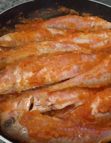 Imagen secundaria 2 - Receta de salmonetes en salsa de tomate