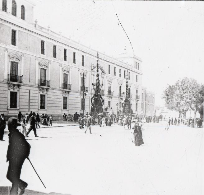 Se convirtió en la residencia oficial de los Reyes de España durante el periodo en el que la Corte se instaló en Valladolid entre 1601 y 1606. 