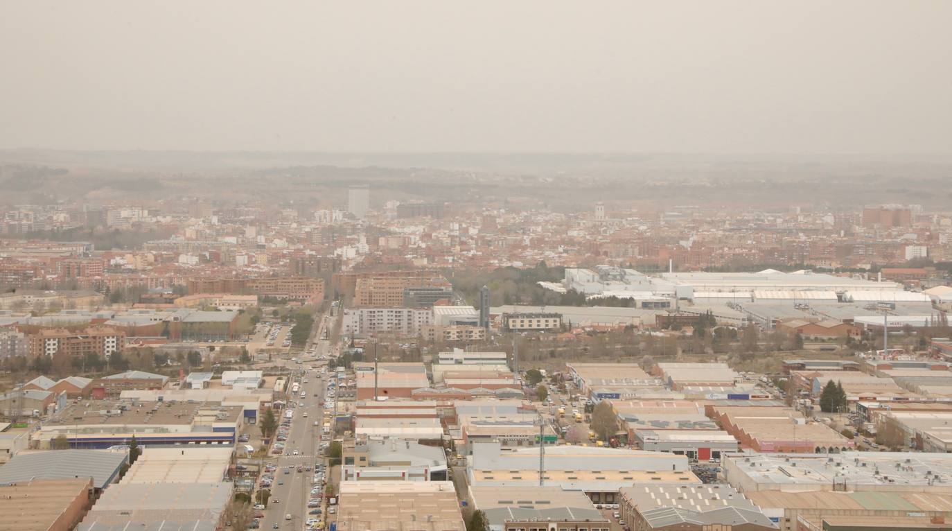 Fotos: Las estampas de la calima en Valladolid