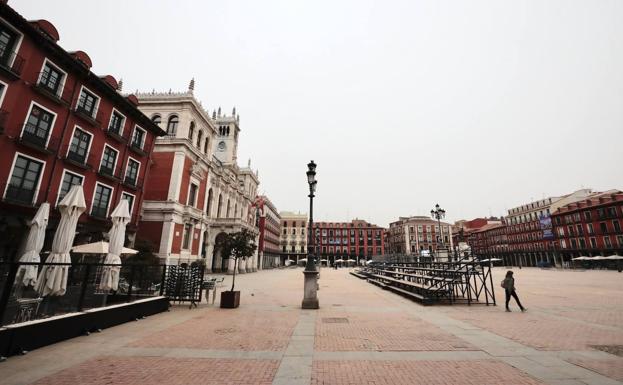 Galería. La calima, a su paso por Valladolid este miércoles. 