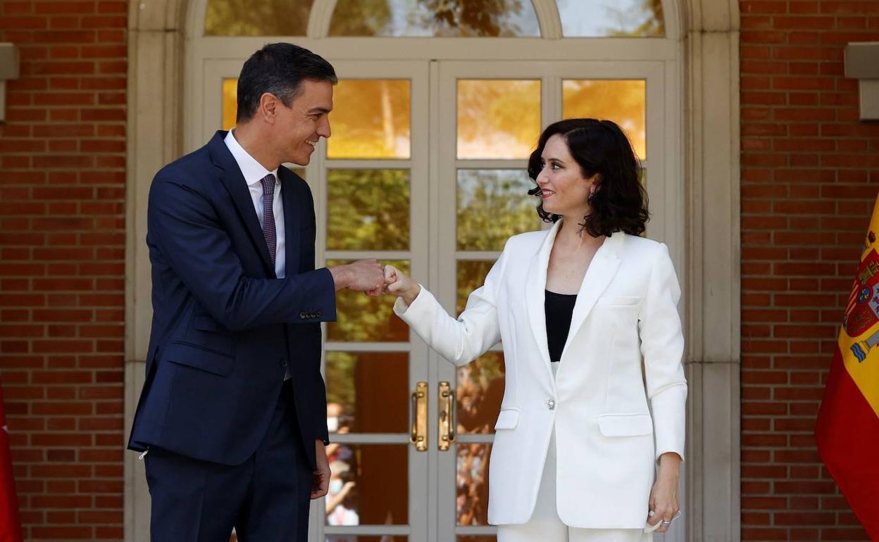 Pedro Sáncheze Isabel Díaz Ayuso, en La Moncloa, en julio de 2021.