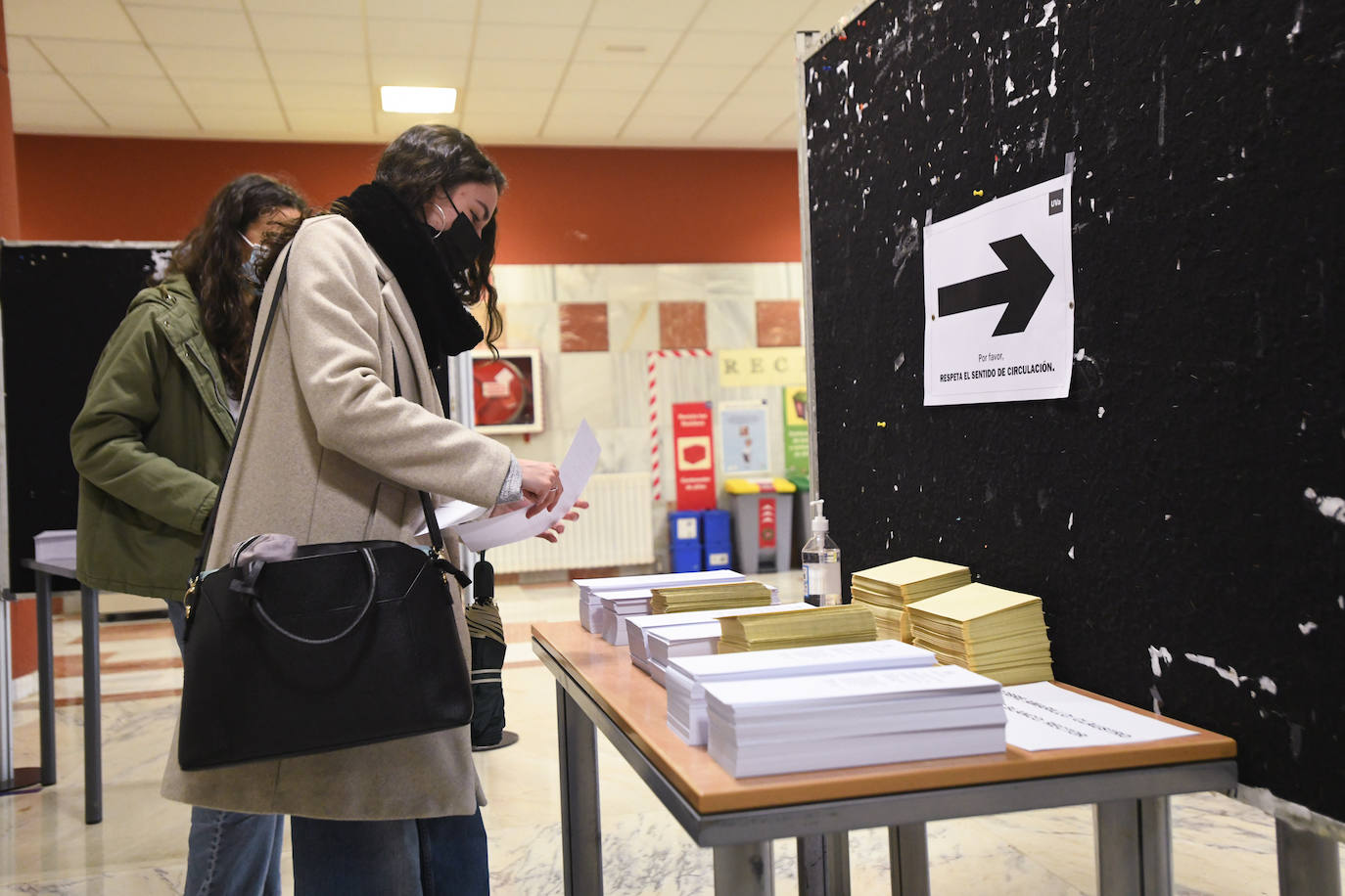 Fotos: Primera vuelta en la elección del rector de Valladolid