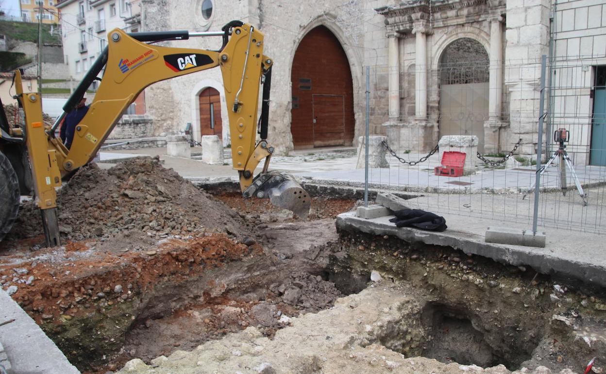 Plaza de La Soledad durante los trabajos de ampliación de las catas arqueológicas.