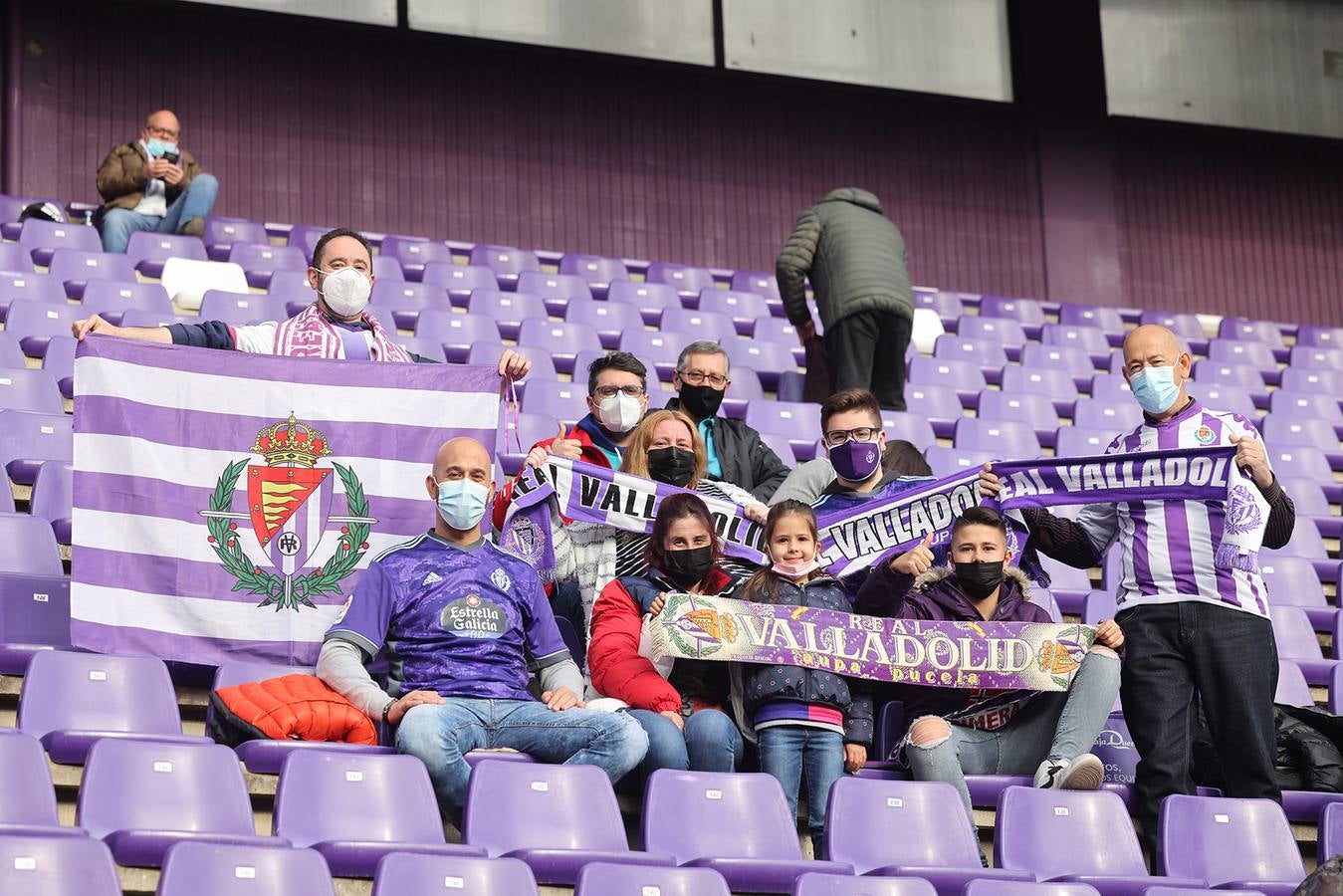 Fotos: Búscate en la grada del Zorrilla (I)