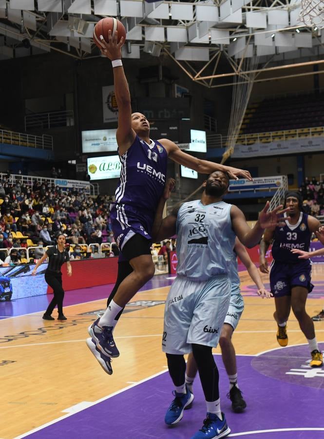 Fotos: El Real Valladolid Baloncesto renace tres derrotas después