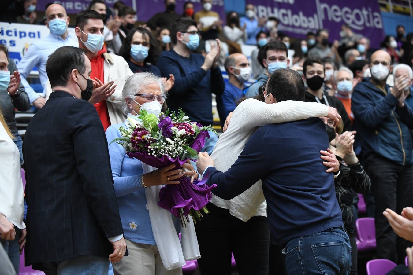 Fotos: El Real Valladolid Baloncesto renace tres derrotas después