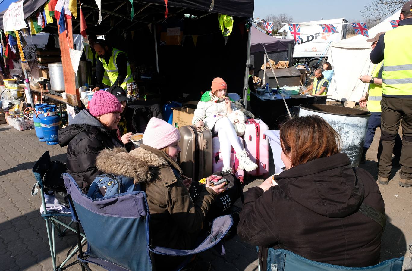 Refugiados ucranianos en la frontera entre Ucrania y Polonia.
