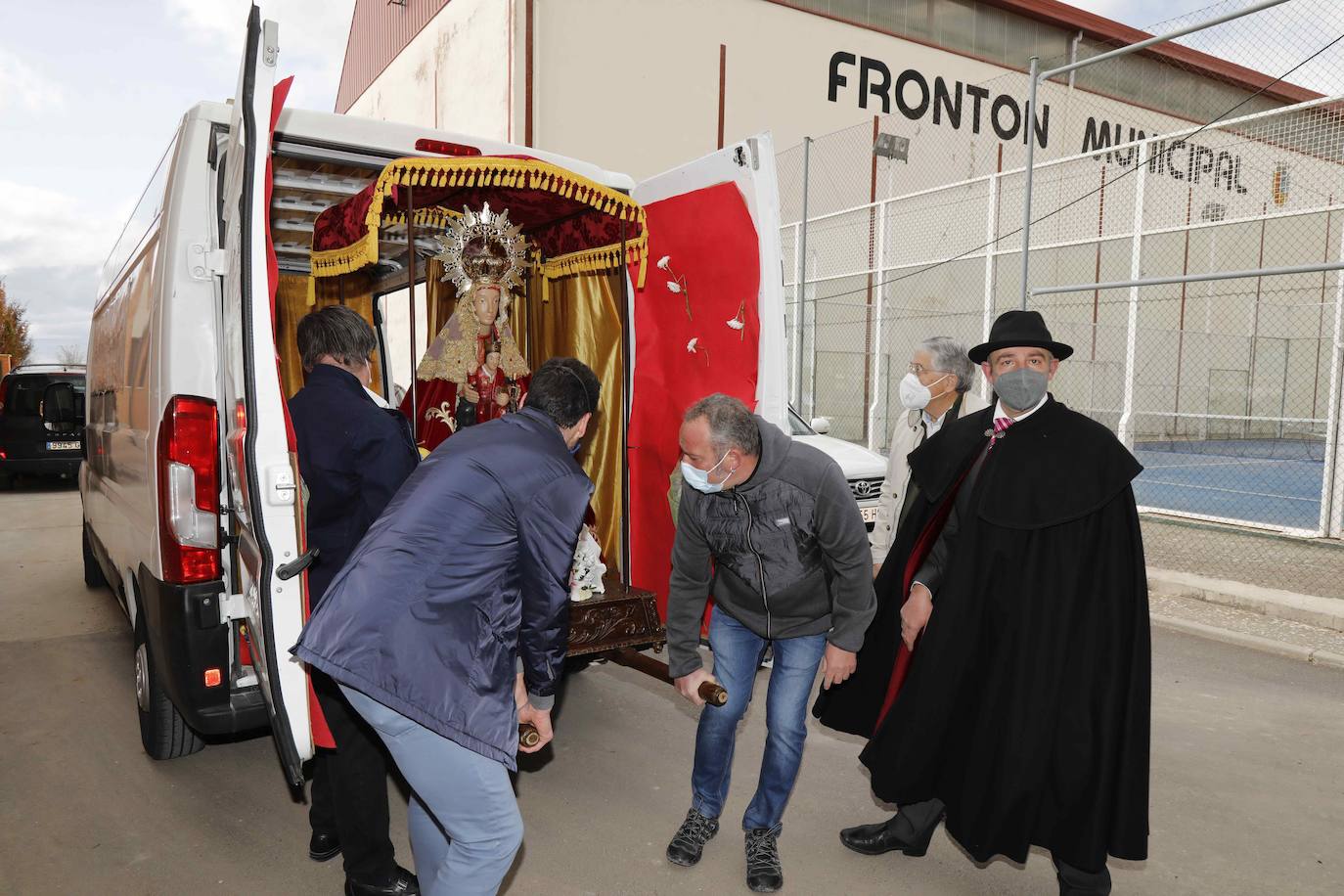 Fotos: Recibimiento y procesión de la Virgen del Henar en Campaspero