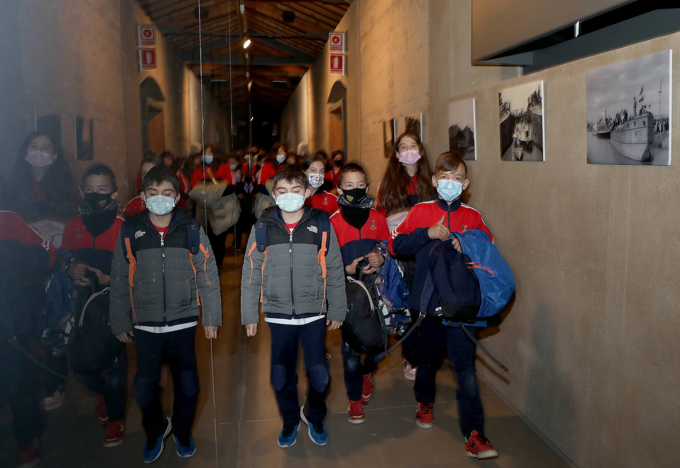 Más de 500 escolares celebran el Día Mundial del Agua con una visita al museo de la Dársena