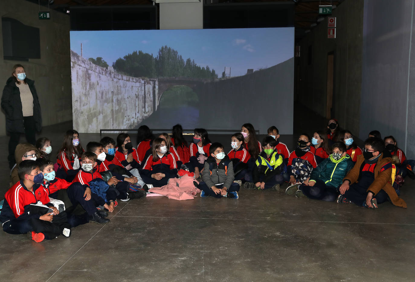 Más de 500 escolares celebran el Día Mundial del Agua con una visita al museo de la Dársena