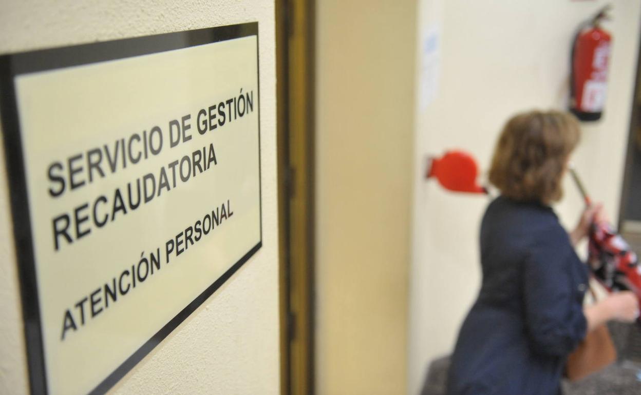 Oficinas tributarias del Ayuntamiento de Valladolid, en la plaza de Santa Ana.