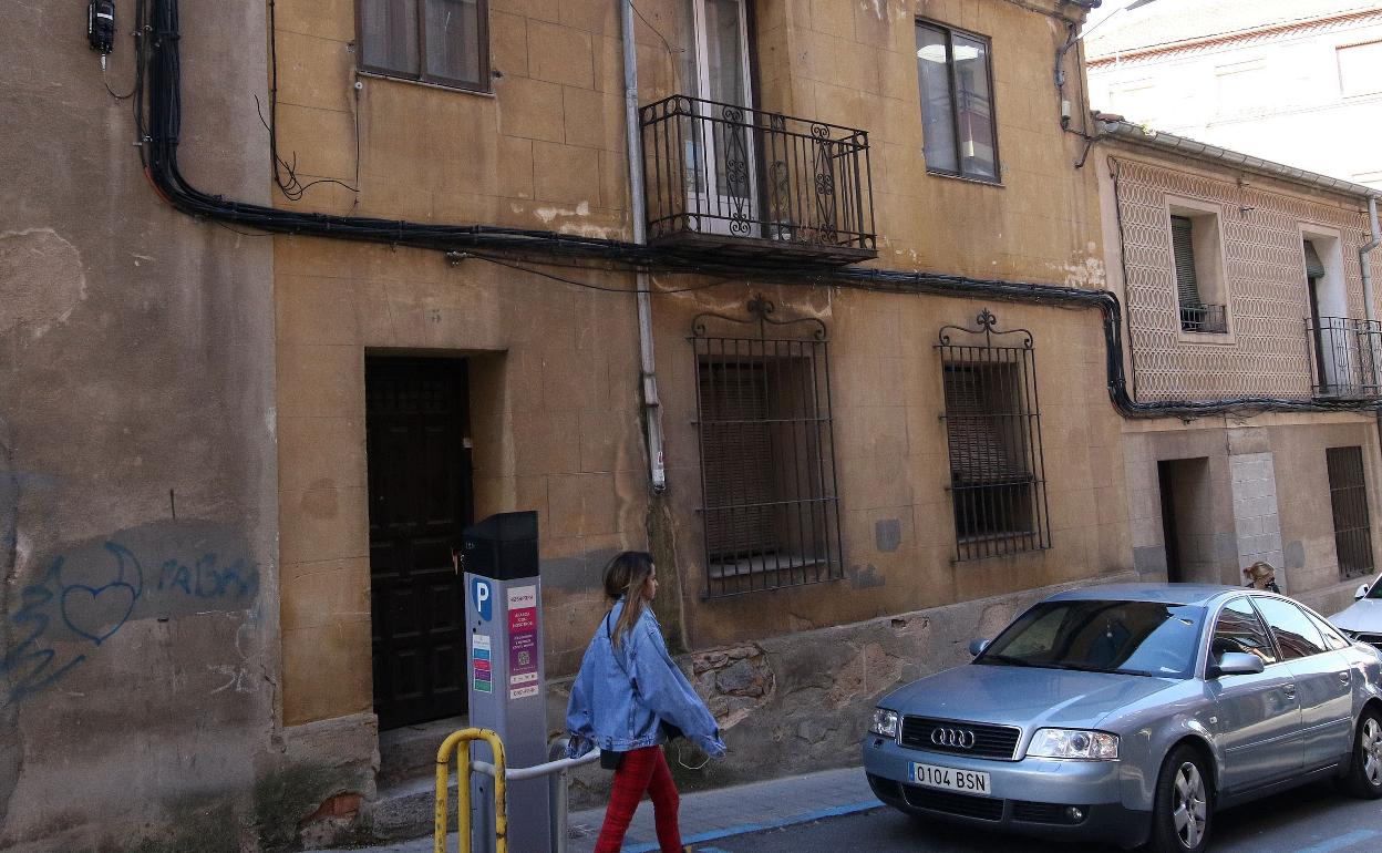 Vivienda abandonada en la calle Antonio Machado de Segovia en la que se ha producido el suceso. 