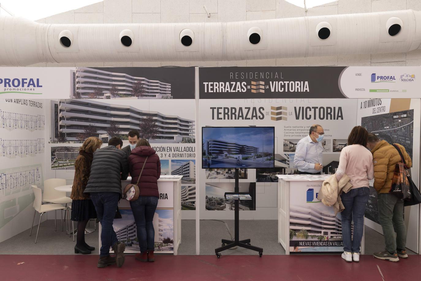 Fotos: Jornada del sábado en la Feria Inmobiliaria de Primavera de Valladolid (FIVA) 2022 (2 de 2)
