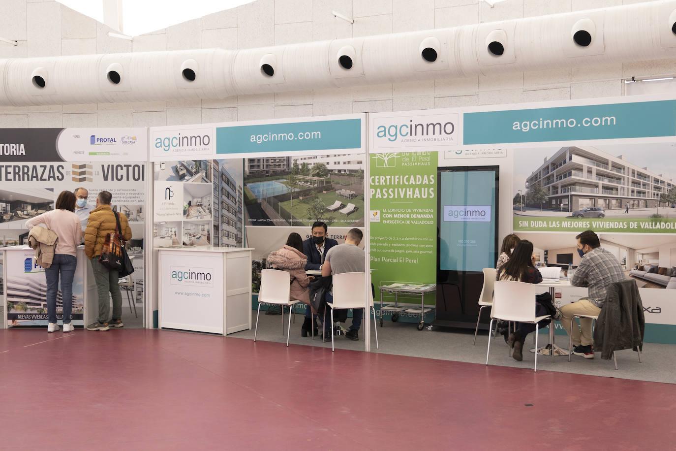 Fotos: Jornada del sábado en la Feria Inmobiliaria de Primavera de Valladolid (FIVA) 2022 (2 de 2)