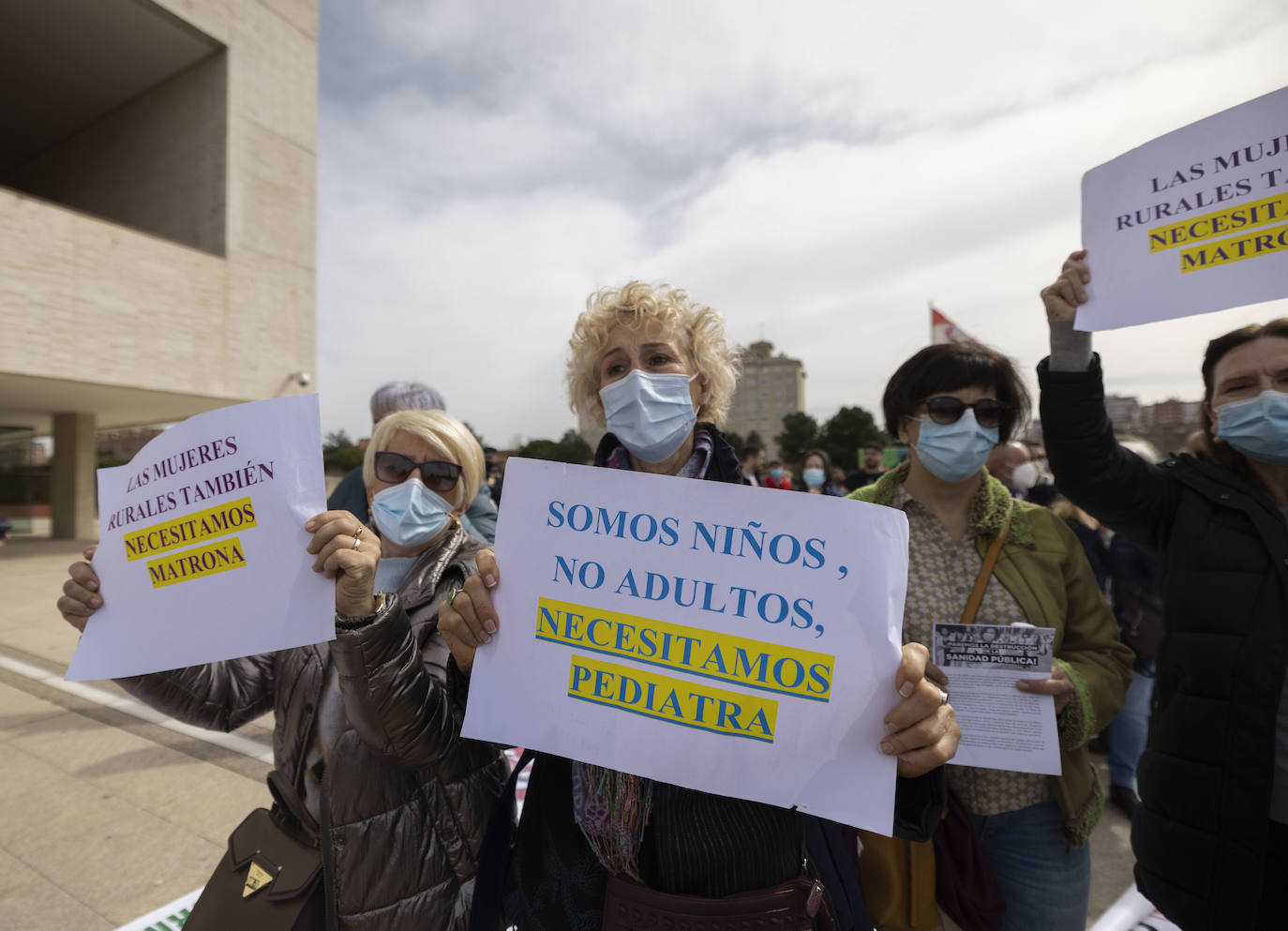 Fotos: Manifestación en Valladolid a favor de la sanidad rural