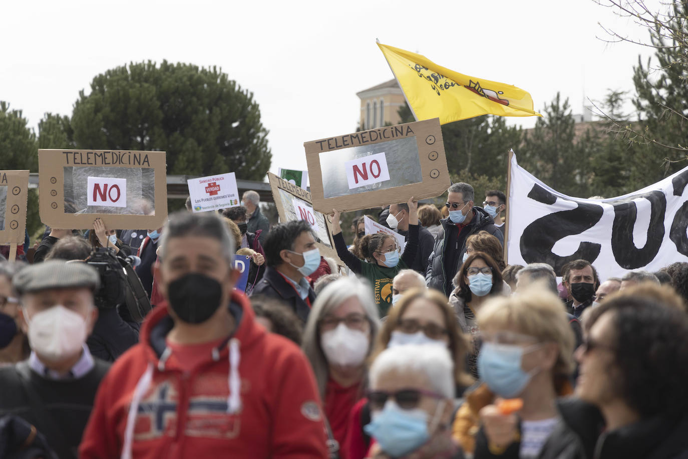 Fotos: Manifestación en Valladolid a favor de la sanidad rural