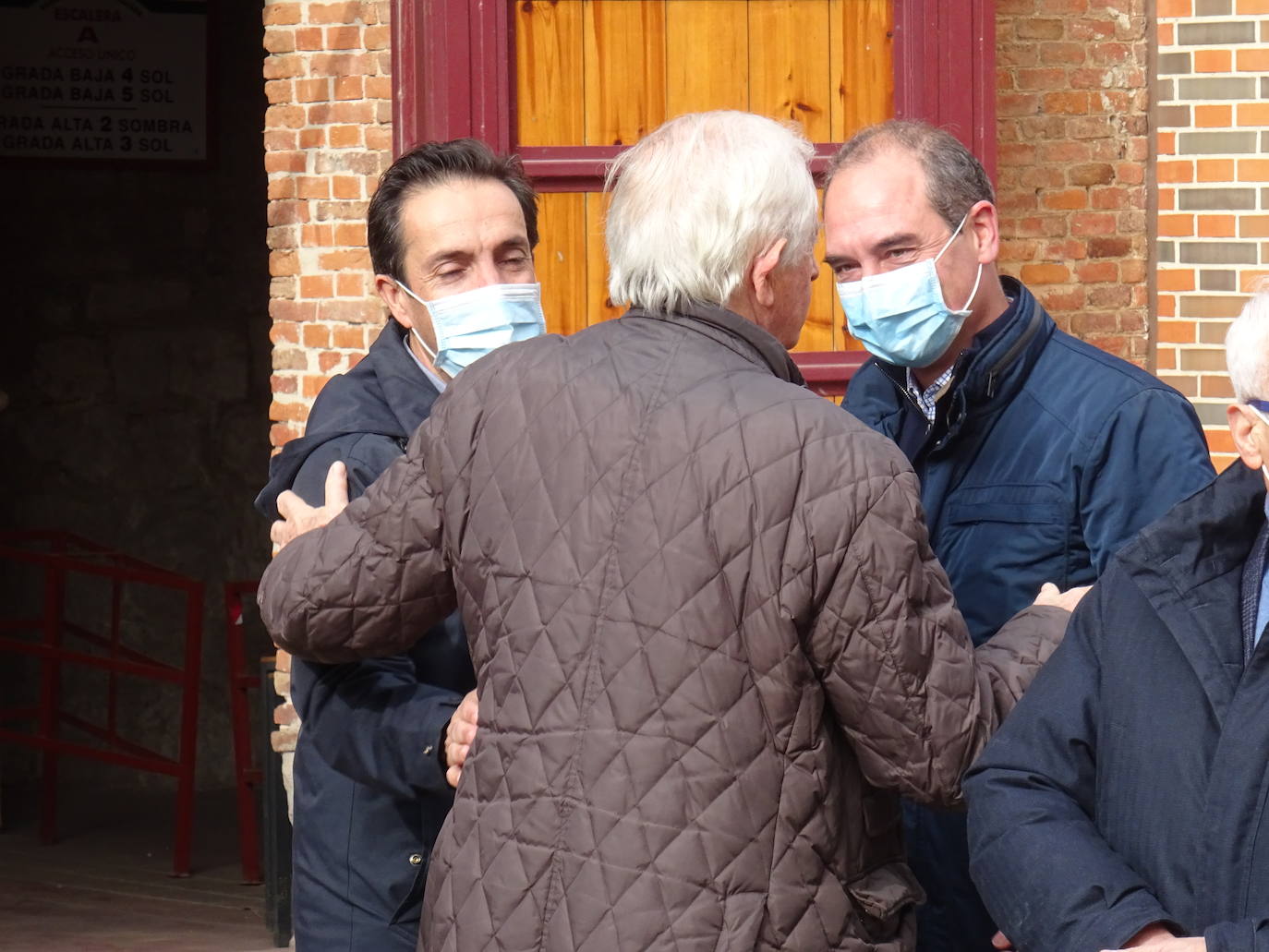 Fotos: Homenaje al doctor Antonio María Mateo en la plaza de toros de Valladolid