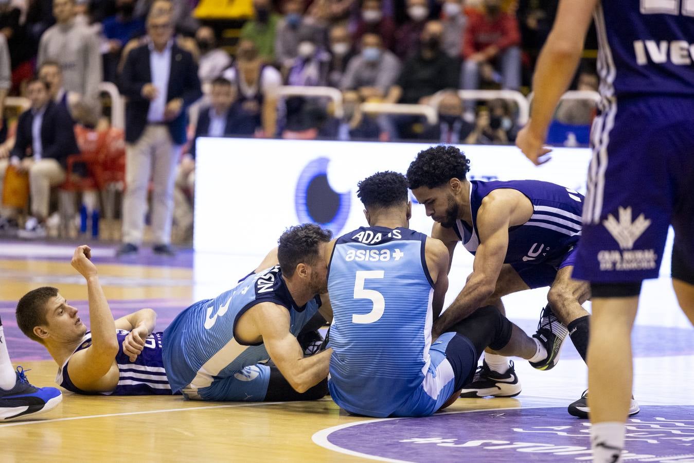 Fotos: Derrota del UEMC ante el Estudiantes (62-66)