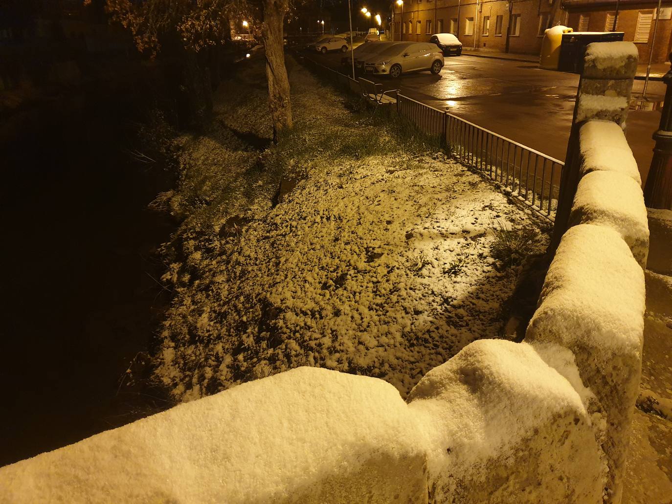 Fotos: La nieve cubre la Montaña Palentina en abril