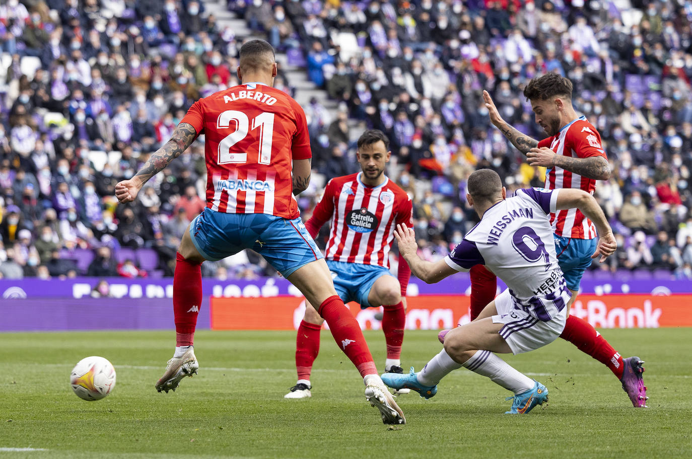 Partido entre el Real Valladolid y el Lugo, este sábado en Zorrilla. 