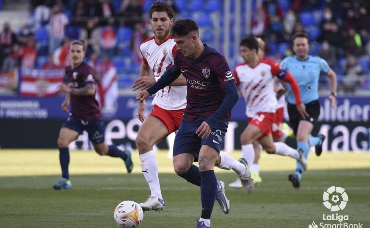 El Valladolid sube a la segunda plaza tras el pinchazo del Almería y se coloca a tres del líder