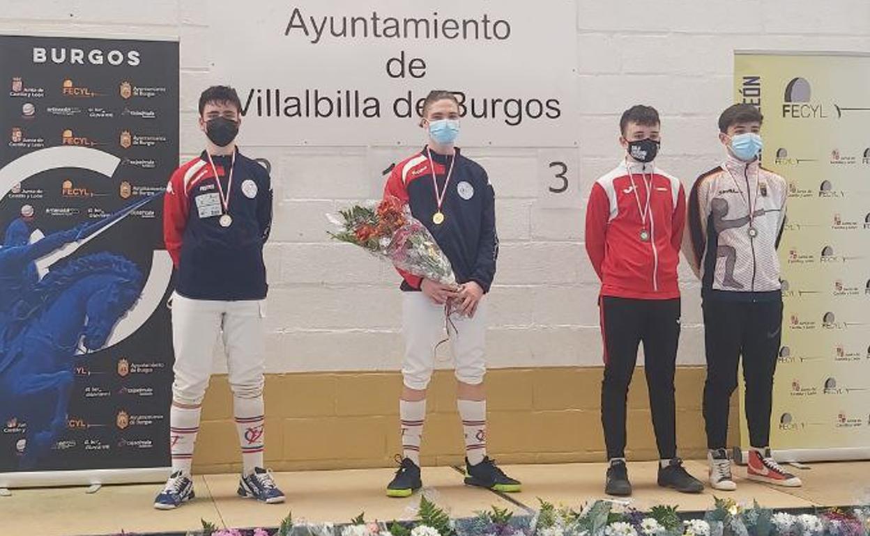 Uno de los podios del torneo burgalés de Villalbilla con Alejandro Ballesteros y Guillermo Frutos. 