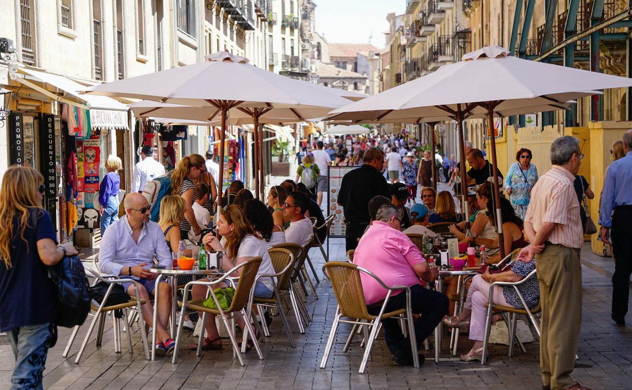 Terrazas en la Rúa MAyor de Salamanca.