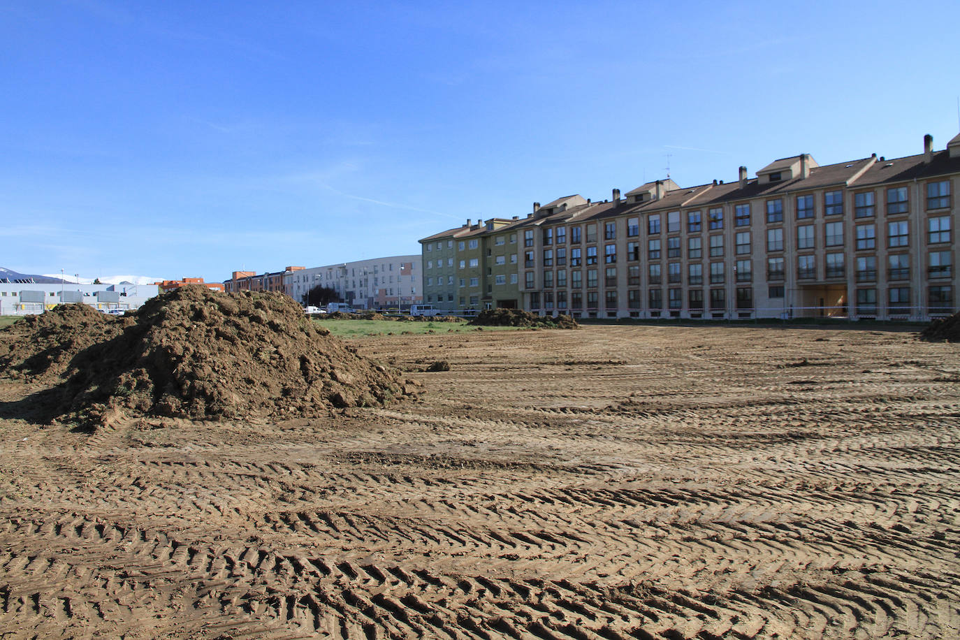 Movimientos de tierra en la parcela del futuro centro de salud Segovia IV.