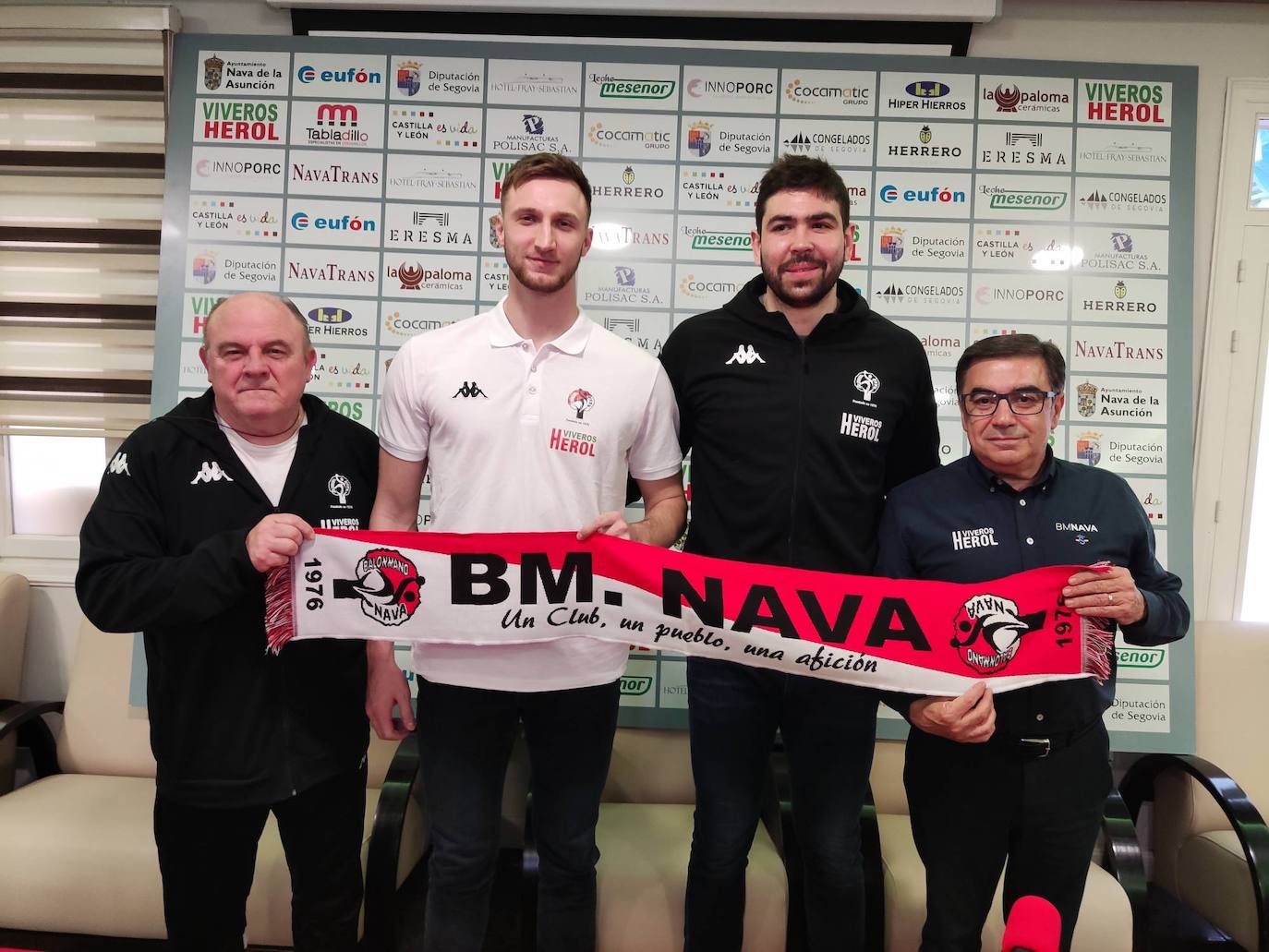 Zupo Equisoain, Horiha, Sebetic y Julián Mateo, durante la presentación del jugador ucraniano.