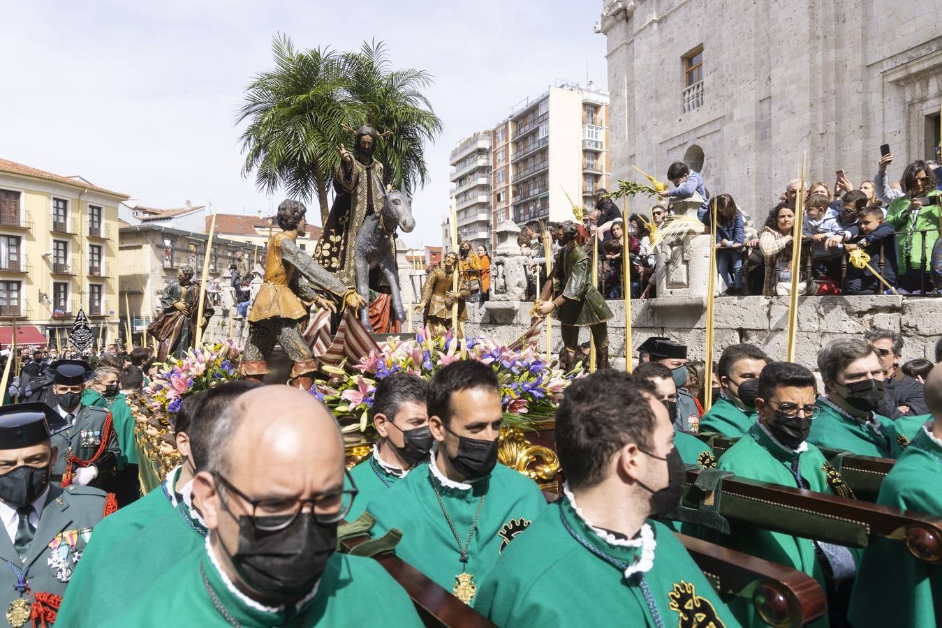 La procesión de La Borriquilla a su paso por las calles de Valladolid. 