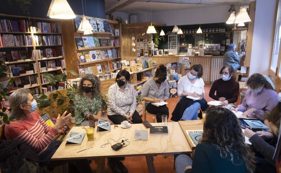 Las integrantes del club de lectura de la librería La Otra, en Valladolid. 