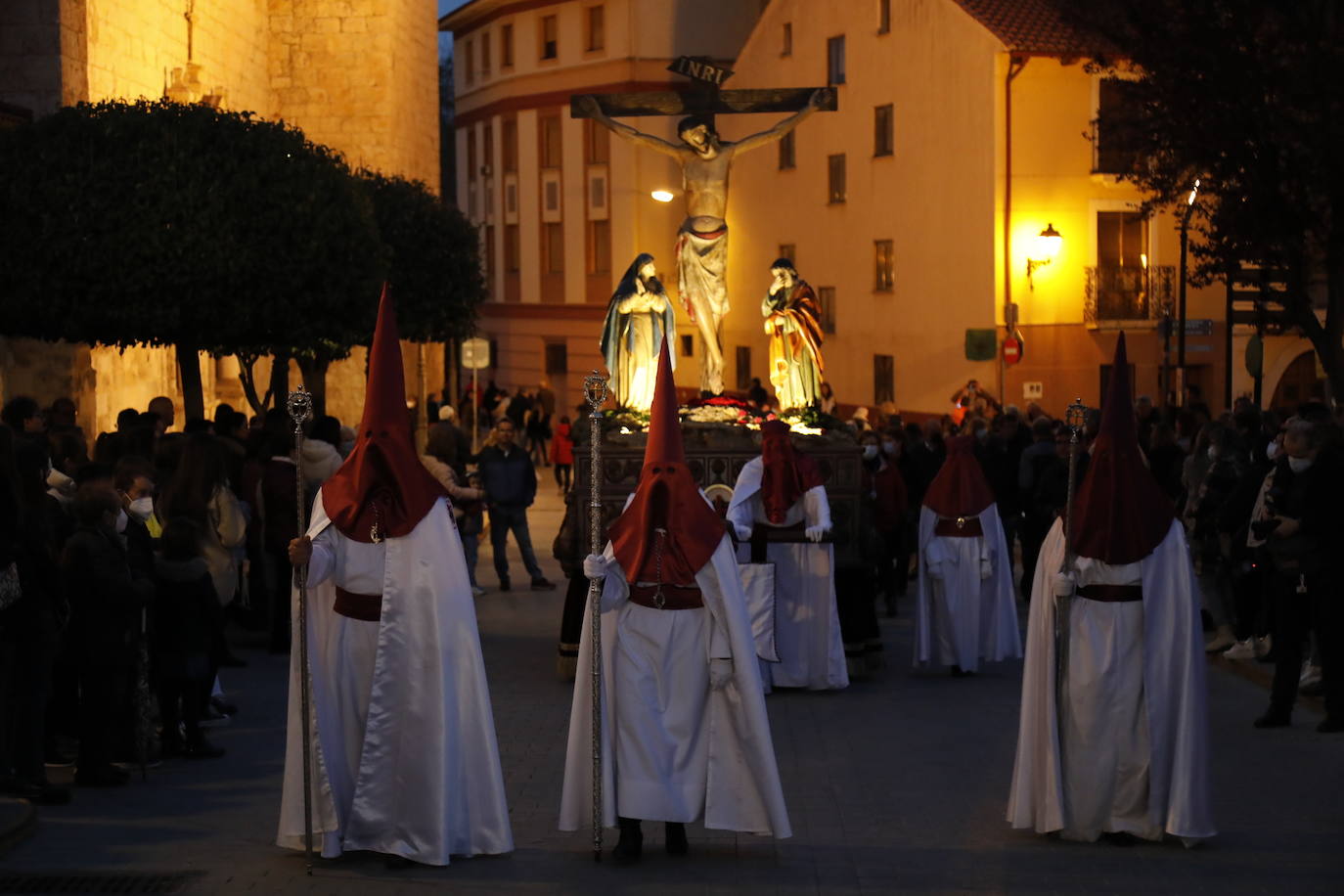 Fotos: Procesión del Cristo de la Buena Muerte en Peñafiel (2/4)