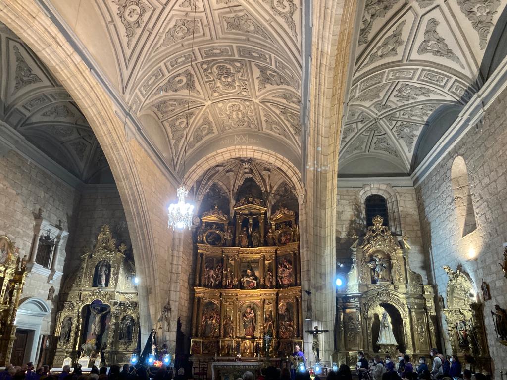 Fotos: Procesión de Lunes Santo en Torrelobatón en el interior de la iglesia (2/3)