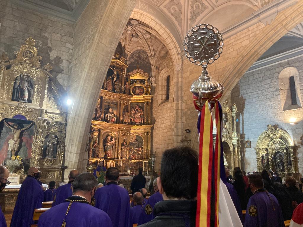 Fotos: Procesión de Lunes Santo en Torrelobatón en el interior de la iglesia (2/3)