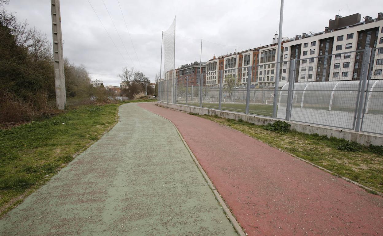 Tramo final del carril bici de la zona norte, junto a Eras de Santa Marina.