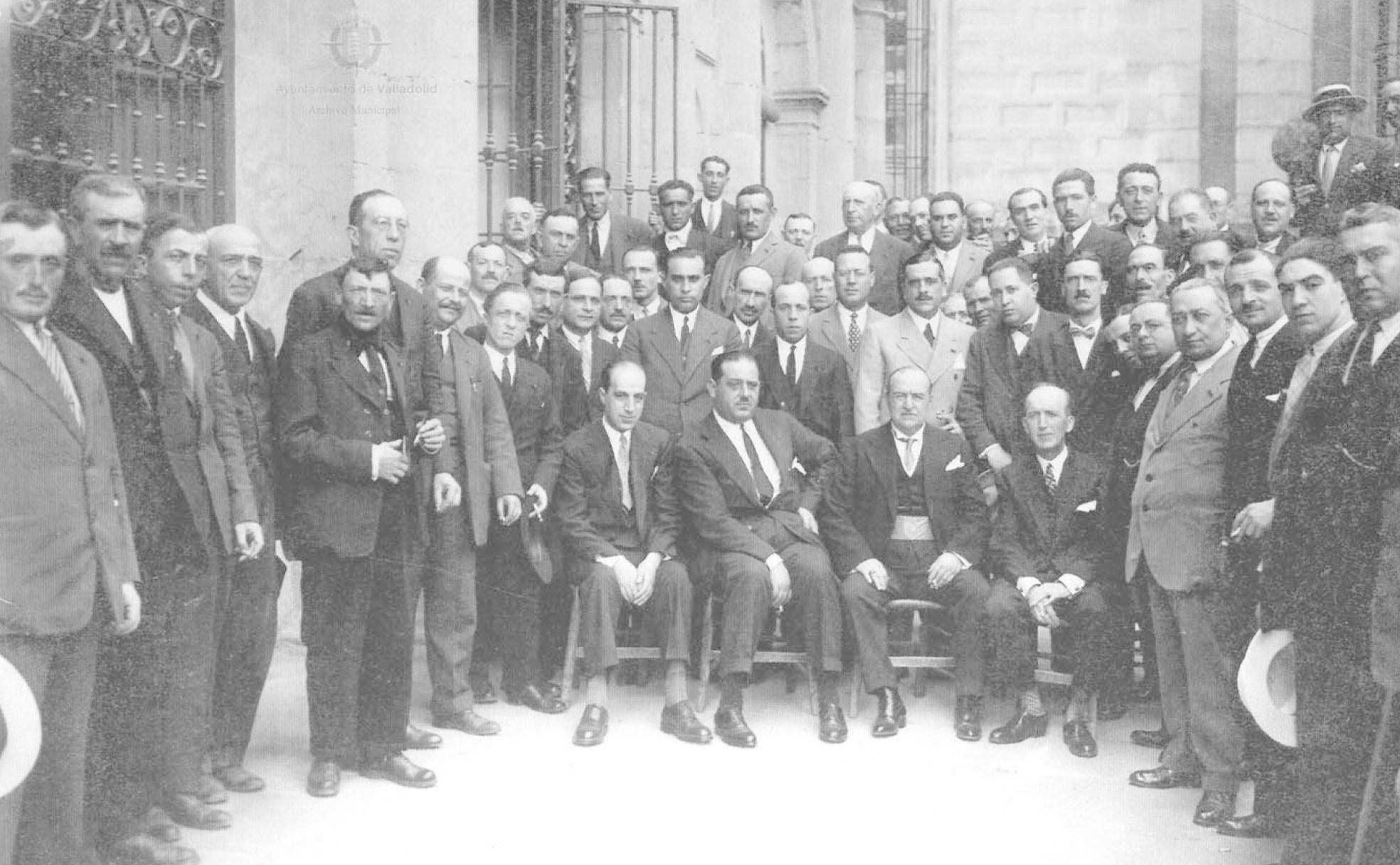 El bombero Isidoro Valseca Rodríguez, en el centro de la tercera fila, fue asesinado en la finca del Habanero el 8 de abril de 1937. 